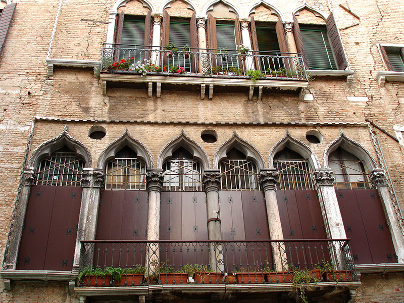 %_tempFileName35)%20Venice%20Windows%201742%