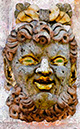 11) Mascaron Éméché
